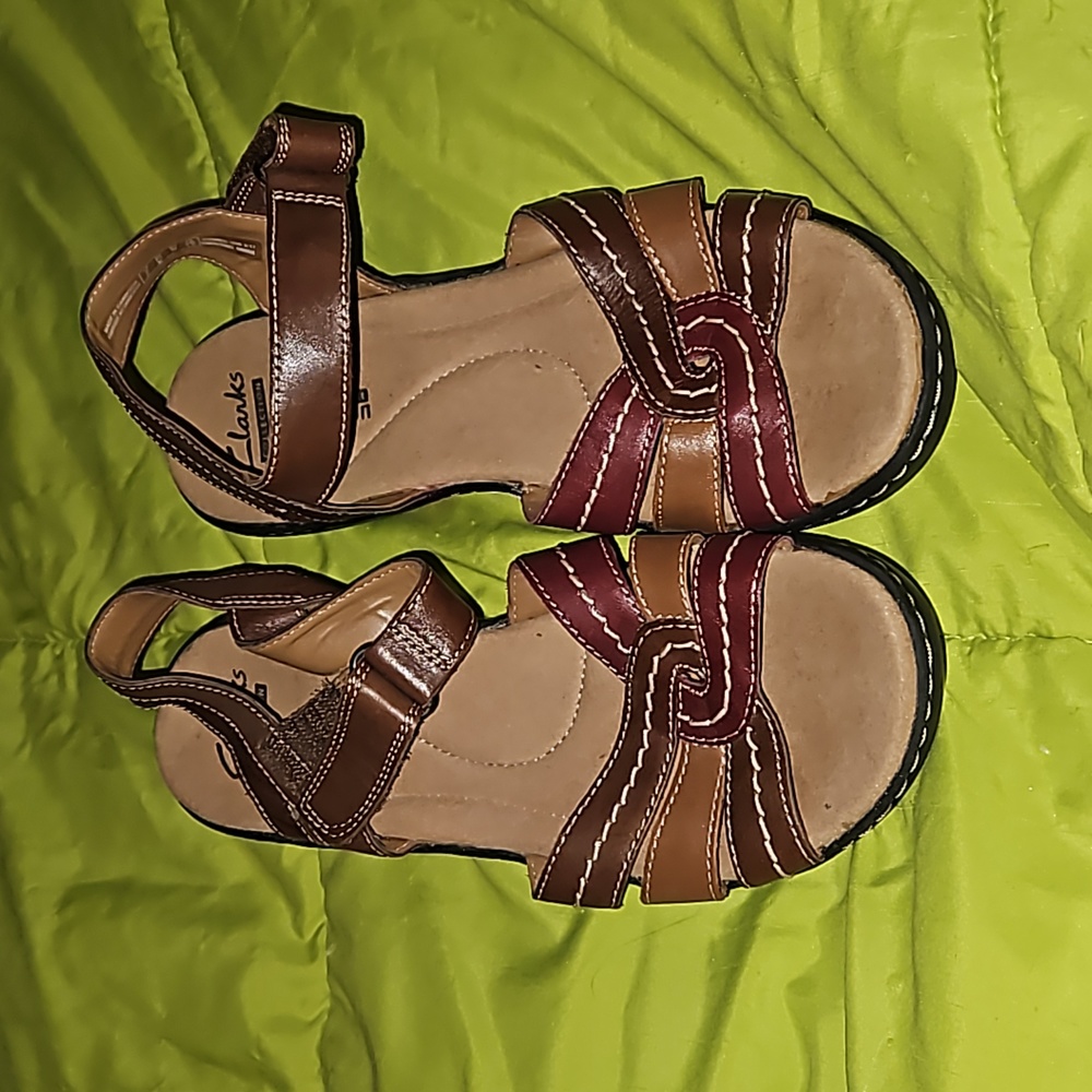 Clark's Strappy Brown Sandals